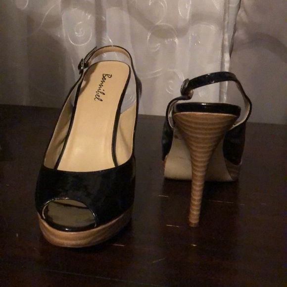 Sling back peep toe Black patent 4” heels - Picture 2 of 3
